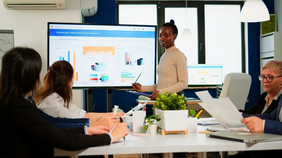 une équipe en réunion