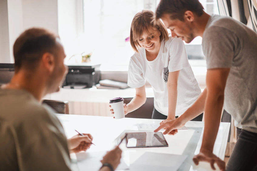des personnes en réunion