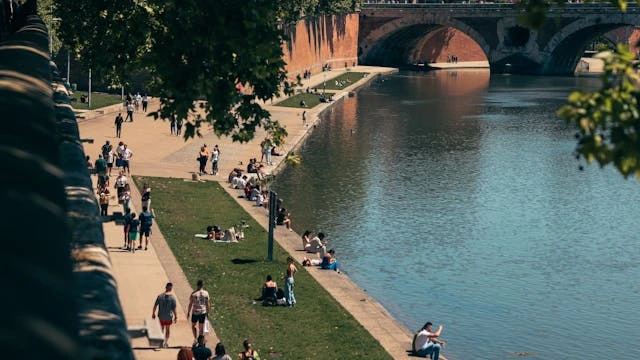 les quais de la daurade à Toulouse