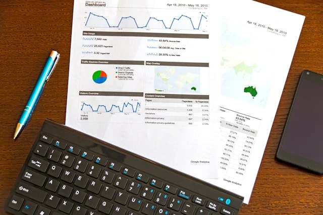 des stats sur papier et un pc