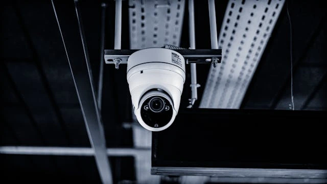 une caméra de surveillance
