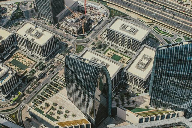 des bâtiments commerciaux à Dubaï