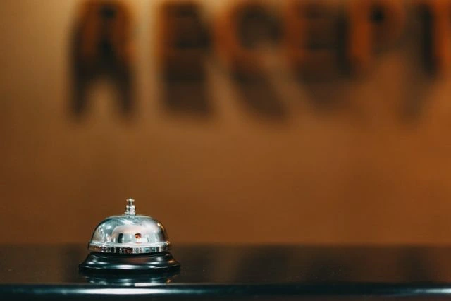 une sonnette de réception d'hôtel